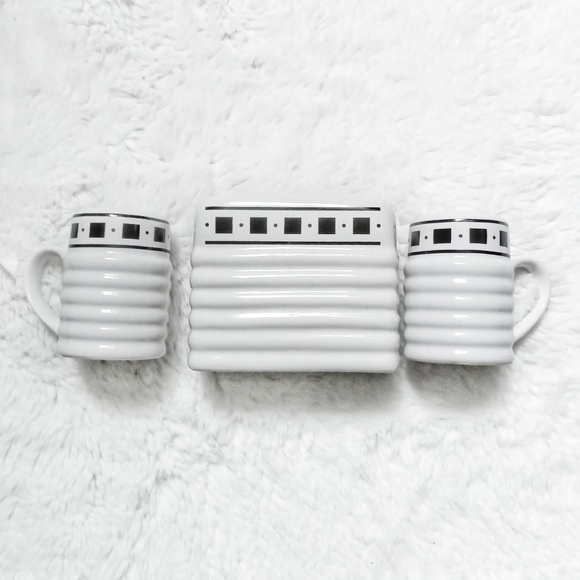 💮3/$30💮 3 pcs Himark Kitchen Salt, Pepper, and Napkin Holder Set - Picture 2 of 4